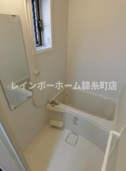 ウッドハウス彩の浴室