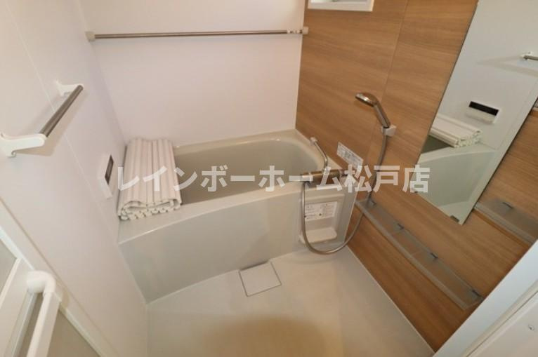仲介手数料（賃料の1.10ヵ月）の50％OFF対象物件！の浴室|ゆったり過ごせるお風呂です
