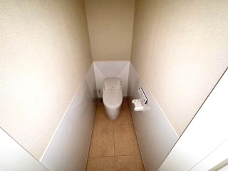 ＥＩＧＥＲ南荻窪のトイレ|ゆったりとした空間のトイレです