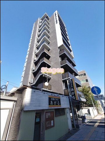 ロイヤルパーク高鼻の外観