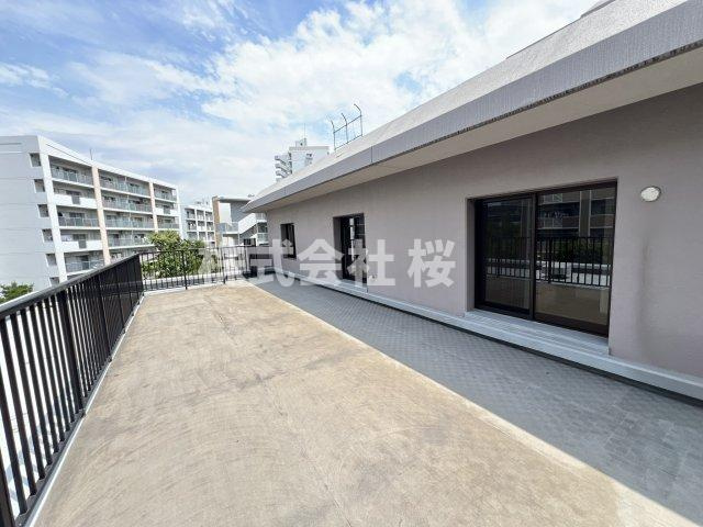 ヴィルヌーブ東三国のバルコニー|バルコニーからの眺めを楽しみながら食事をしませんか