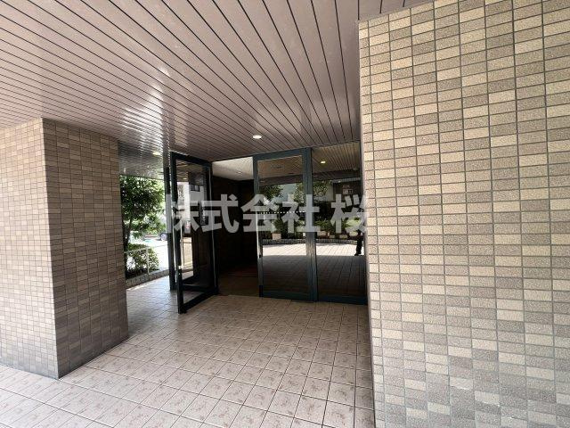 ヴィルヌーブ東三国のエントランス|落ち着いたエントランスです