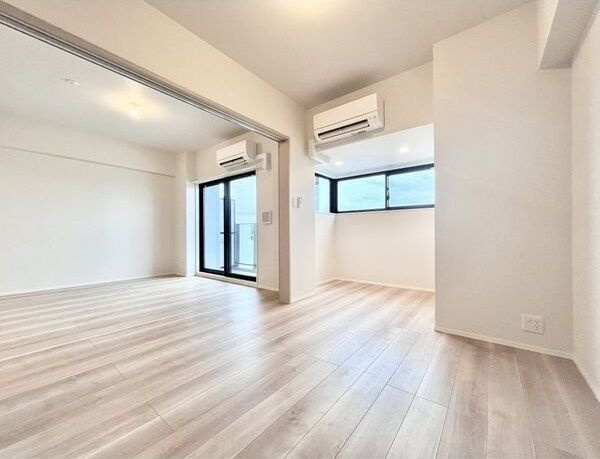 S-RESIDENCE大曽根bresaのバルコニー|全部屋エアコン完備