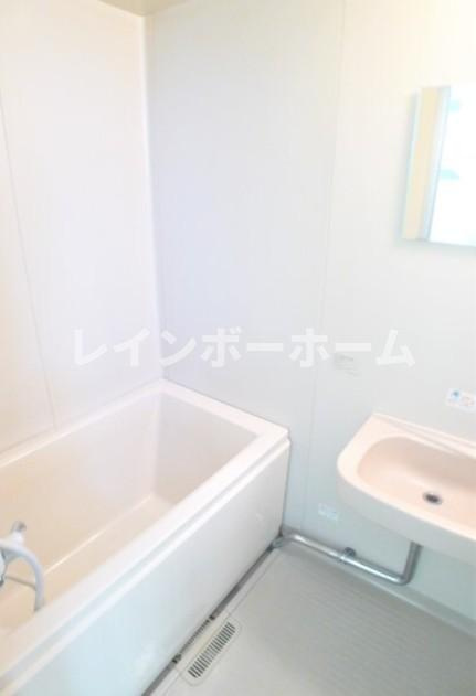 旭ハイツの浴室