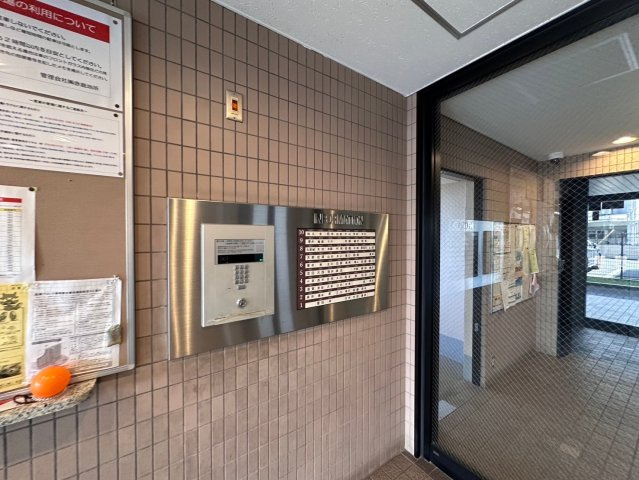 キャッスルコート東辻井のエントランス