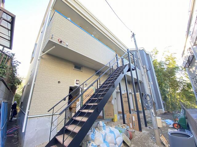 川崎市高津区下作延４丁目のアパートの外観