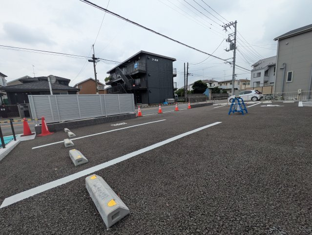 ウェルポート湘南台の駐車場