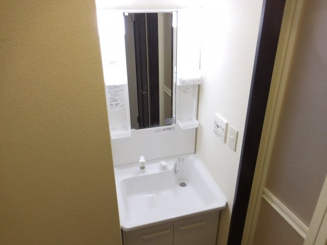 高槻市藤の里町の賃貸マンションの洗面所