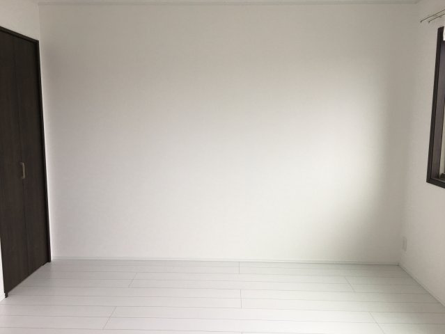ディアコート紫波の洋室