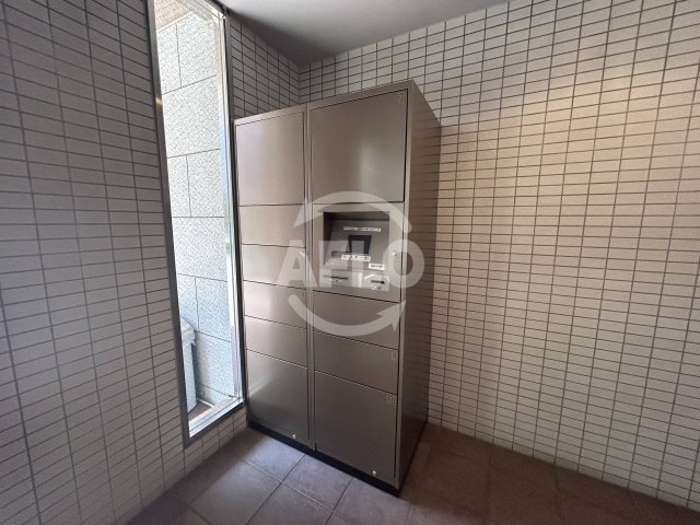 大阪市淀川区木川東４丁目の賃貸マンションのその他共用部分|クリーデンス新大阪　宅配ボックス