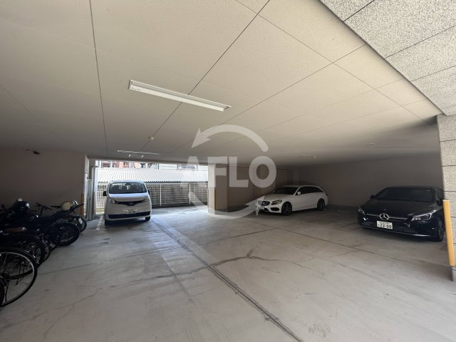 大阪市淀川区木川東４丁目の賃貸マンションの駐車場|クリーデンス新大阪　駐車場
