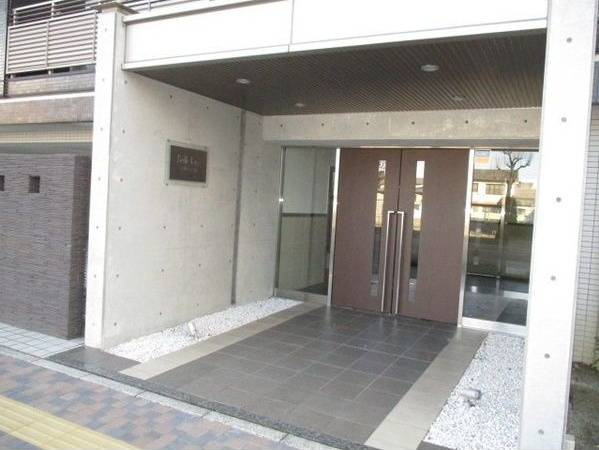 aLATO白壁のエントランス