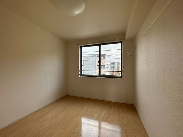 アサノ・モノカーメラの子供部屋