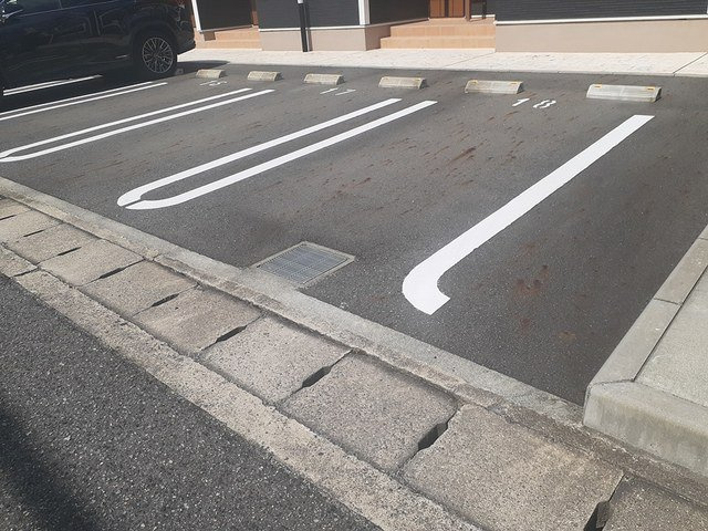 ラボールⅡの駐車場
