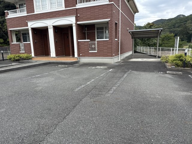 ハーモニーＢの駐車場