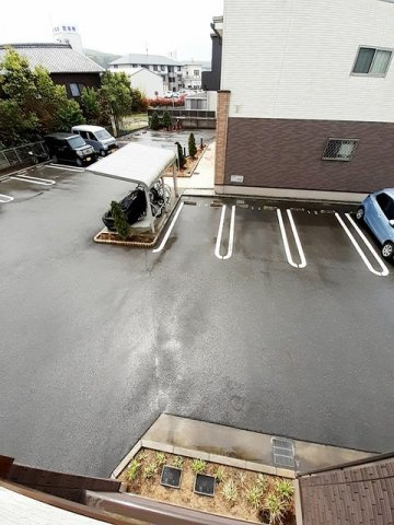 カーサ　セレーナＡの駐車場