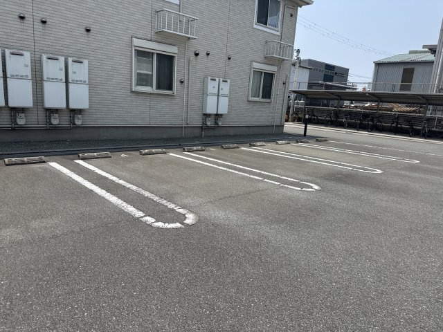 ヒロノハルカスＢの駐車場