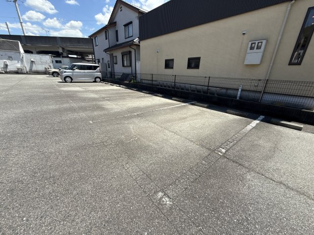 ソフィア花北の駐車場