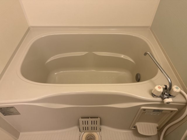 サン　クレメントＣの浴室