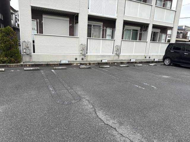 サン　クレメントＣの駐車場