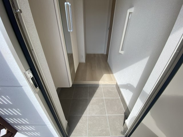 ラ　ヴィヴァーチェの玄関