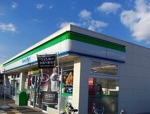 ラ　ヴィヴァーチェの周辺|ファミリーマートうかいや阿成店まで150m