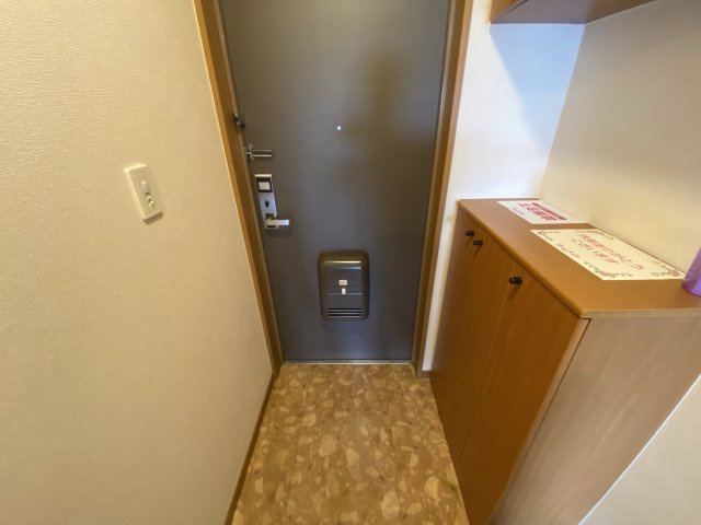 レインボーヒルズの玄関