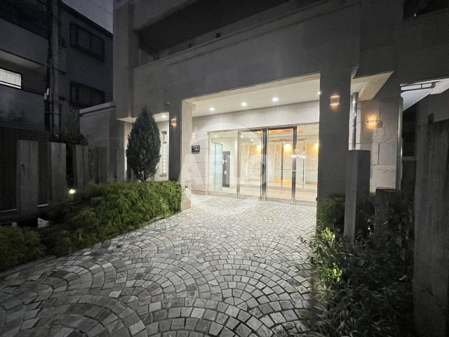 エヴァステージ梅田ウエストのエントランス|エヴァステージ梅田WEST　エントランス