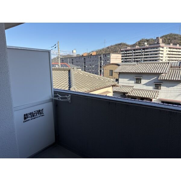 シャトー三和青山のバルコニー