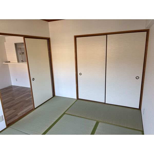シャトー三和青山の和室