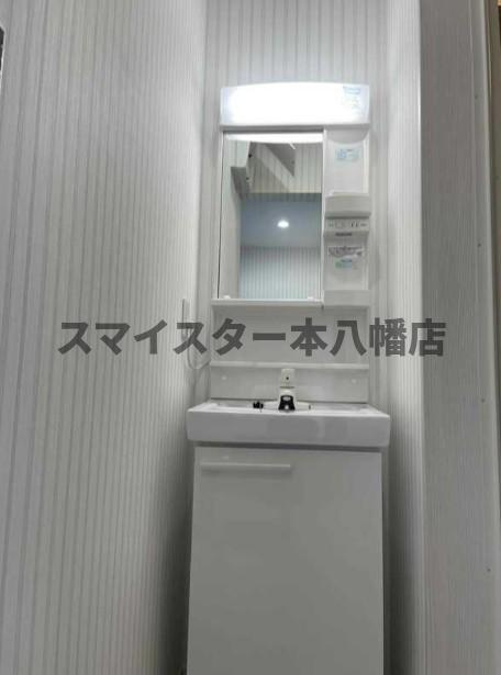 メゾン・ド・ルミエール国府台の独立洗面台