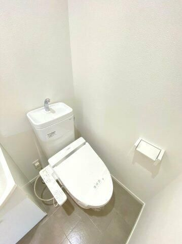 横浜市神奈川区三ツ沢西町のアパートのトイレ