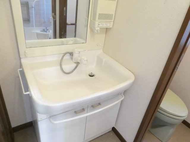 伊孑志2丁目貸家の洗面所