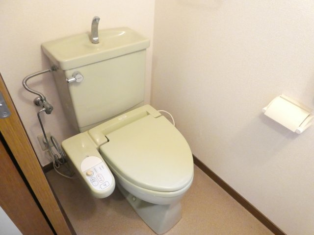 伊孑志2丁目貸家のトイレ
