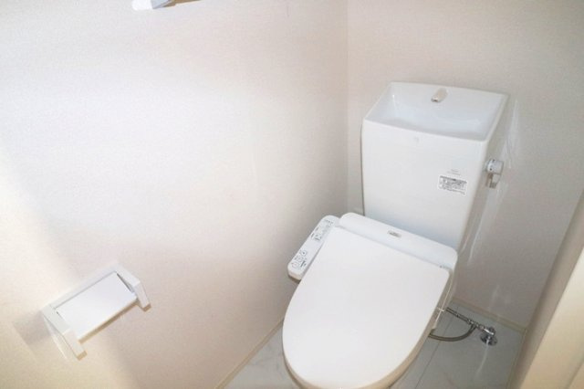 カーサ・ぺキーノのトイレ|落ち着いたトイレです