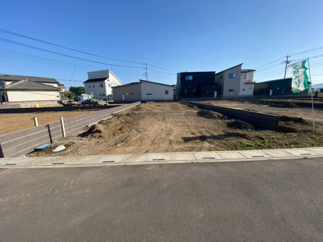 【前面道路含む現地写真】の画像