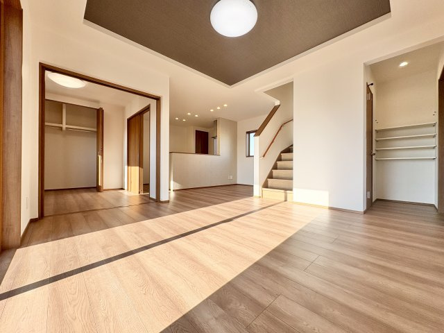 【居間・リビング】の画像
