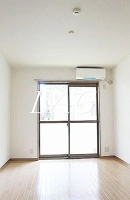 【居間・リビング】 | ヴィラ　アスカ | 洋室のお部屋です。
