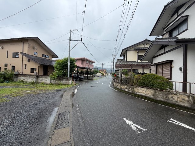 【前面道路含む現地写真】 | 高崎市八幡町　囲繞地　4DK