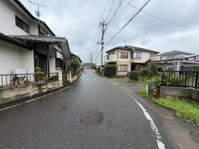 【前面道路含む現地写真】 | 高崎市八幡町　囲繞地　4DK
