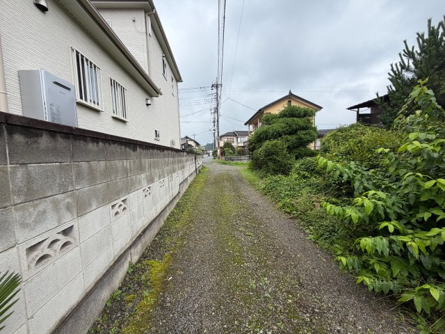 【前面道路含む現地写真】 | 高崎市八幡町　囲繞地　4DK