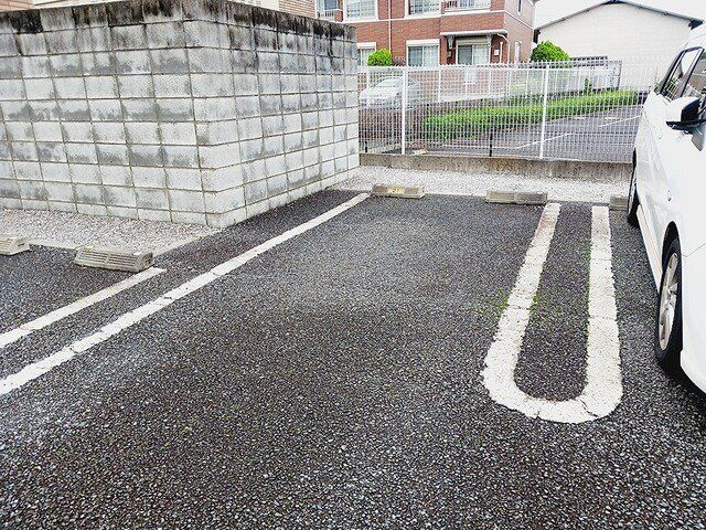 アルドーレⅢの駐車場