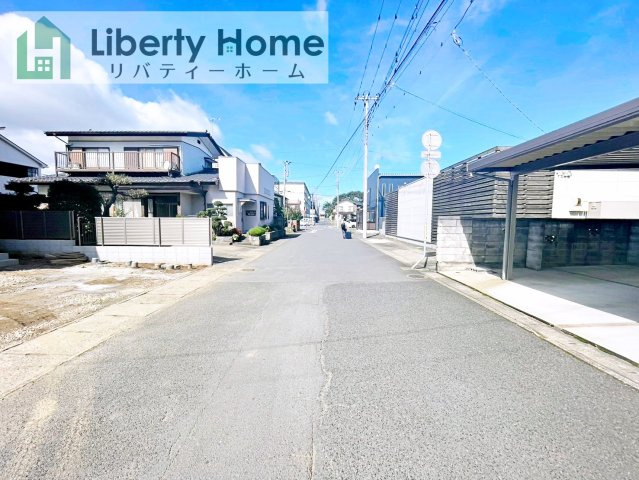 ひたちなか市東大島2期　新築戸建の前面道路含む現地写真