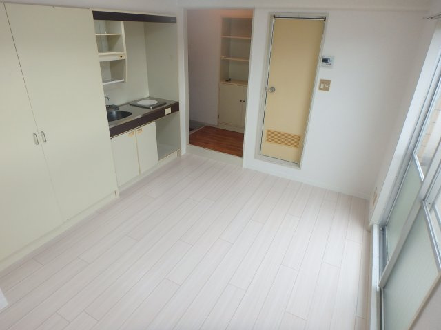 【居間・リビング】 | シャンブルド甲東園 | ゆったり過ごせるリビングです