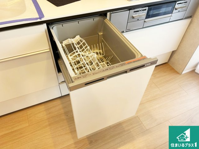 プロシード伊丹駅前の設備|食事後の一仕事、食器洗いをボタン一つでお任せできちゃいます！場所を取らないビルトイン式なので、お料理スペースもしっかり確保！
