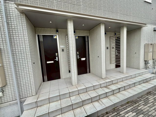 プラムコートのエントランス