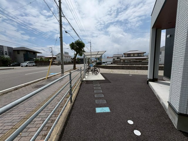 ベルグレイヴィア新居浜駅前IIの駐車場