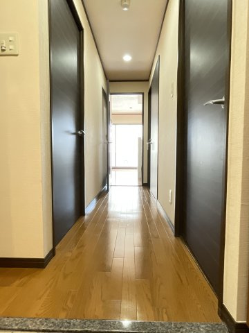HOLLY HILLS RESIDENCE WESTの内装