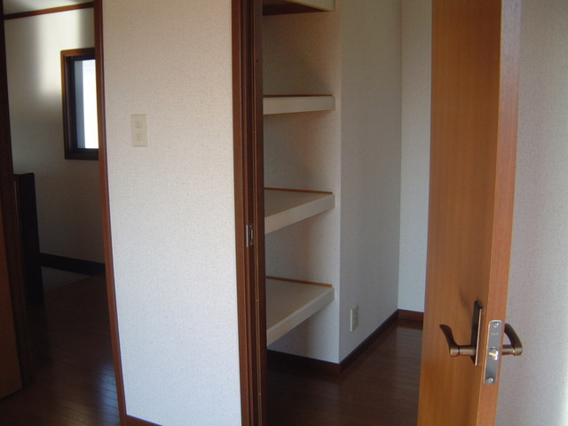 王禅寺東２丁目住宅の収納
