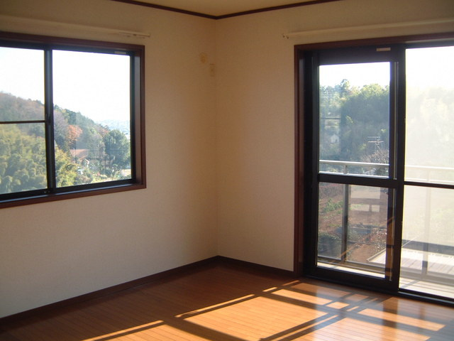 王禅寺東２丁目住宅の洋室